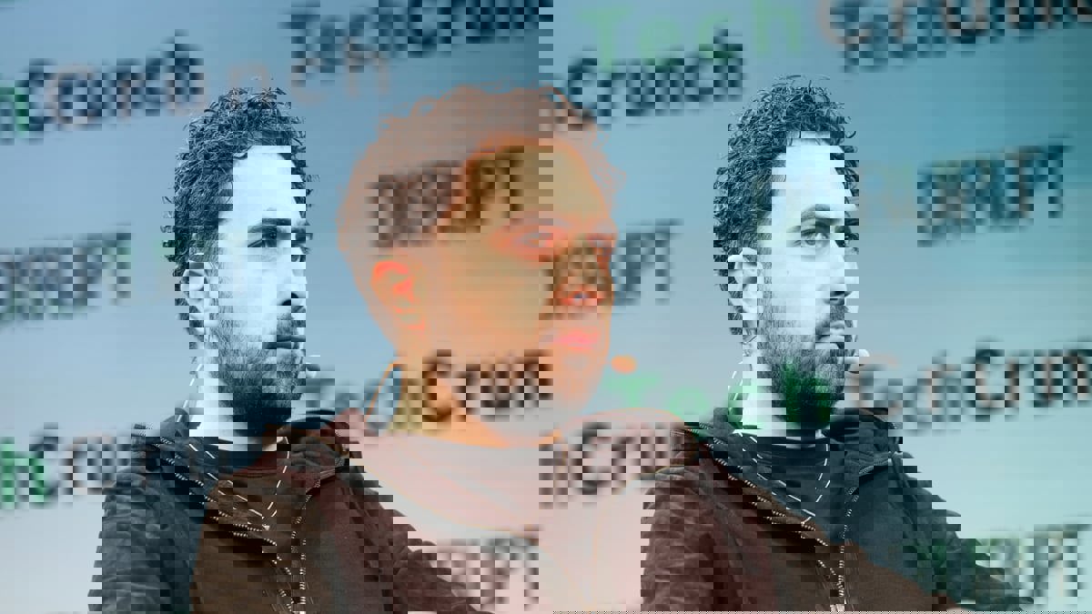 تتحرى عنه غوغل.. من هو مصطفى سليمان خبير الذكاء الاصطناعي؟