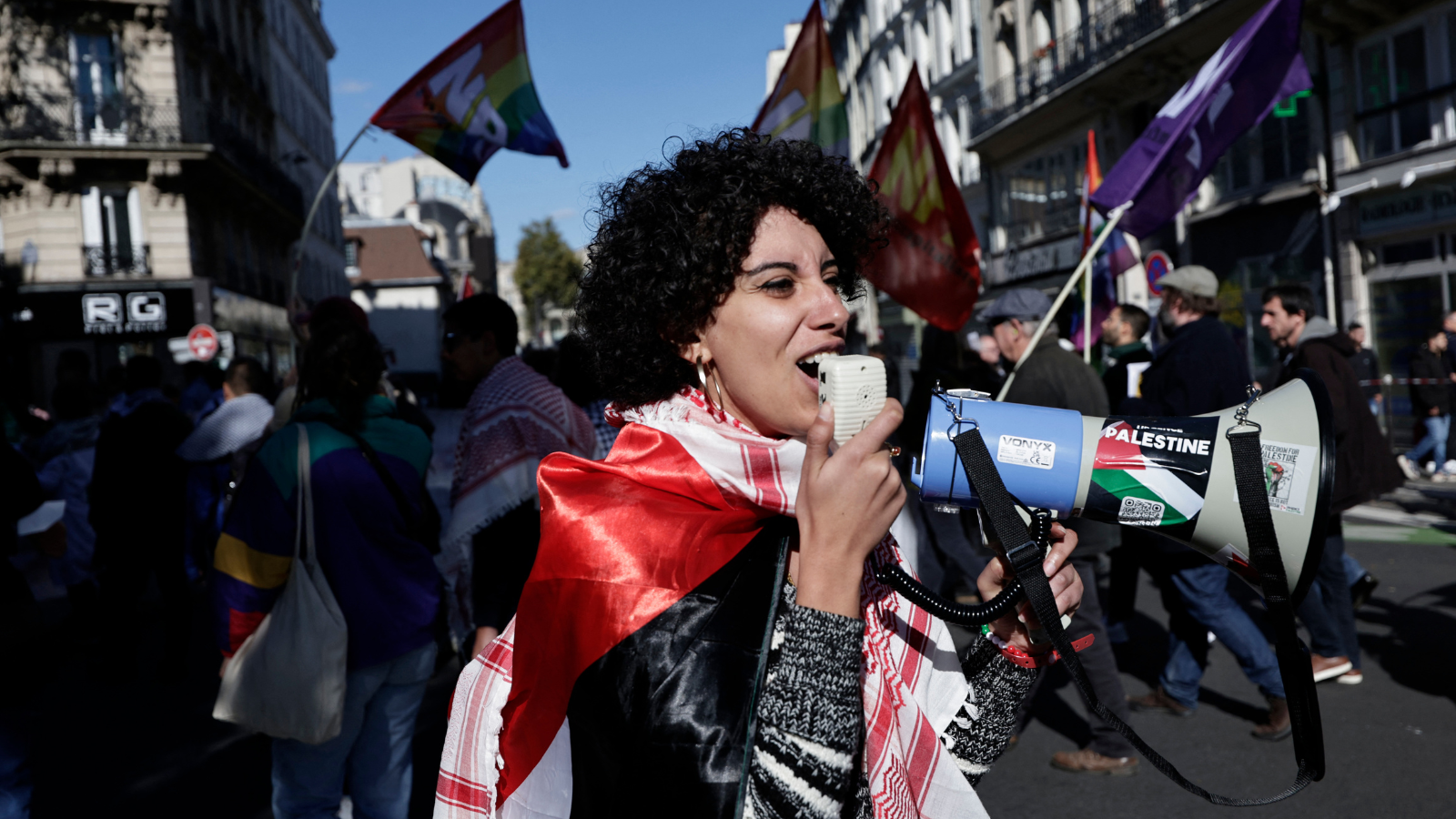 فرنسا.. أكثر من 90 ألف متظاهر ضد العنصرية واليمين المتطرف