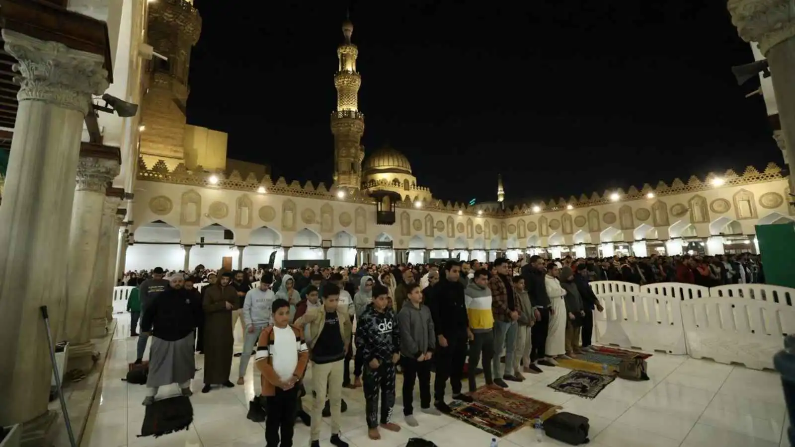 الجامع الأزهر.. "بيت العائلة الكبير" في رمضان
