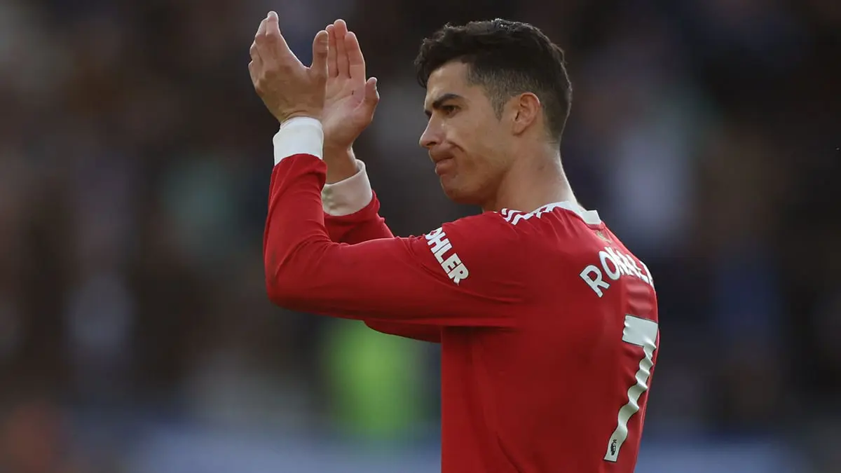 ميرور: فيرغسون نصح كريستيانو رونالدو بالبقاء موسما آخر مع مانشستر يونايتد