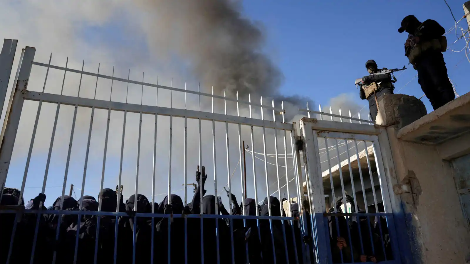 "واقع صادم".. الداخلية السورية تتابع الفارين من مخيم الهول