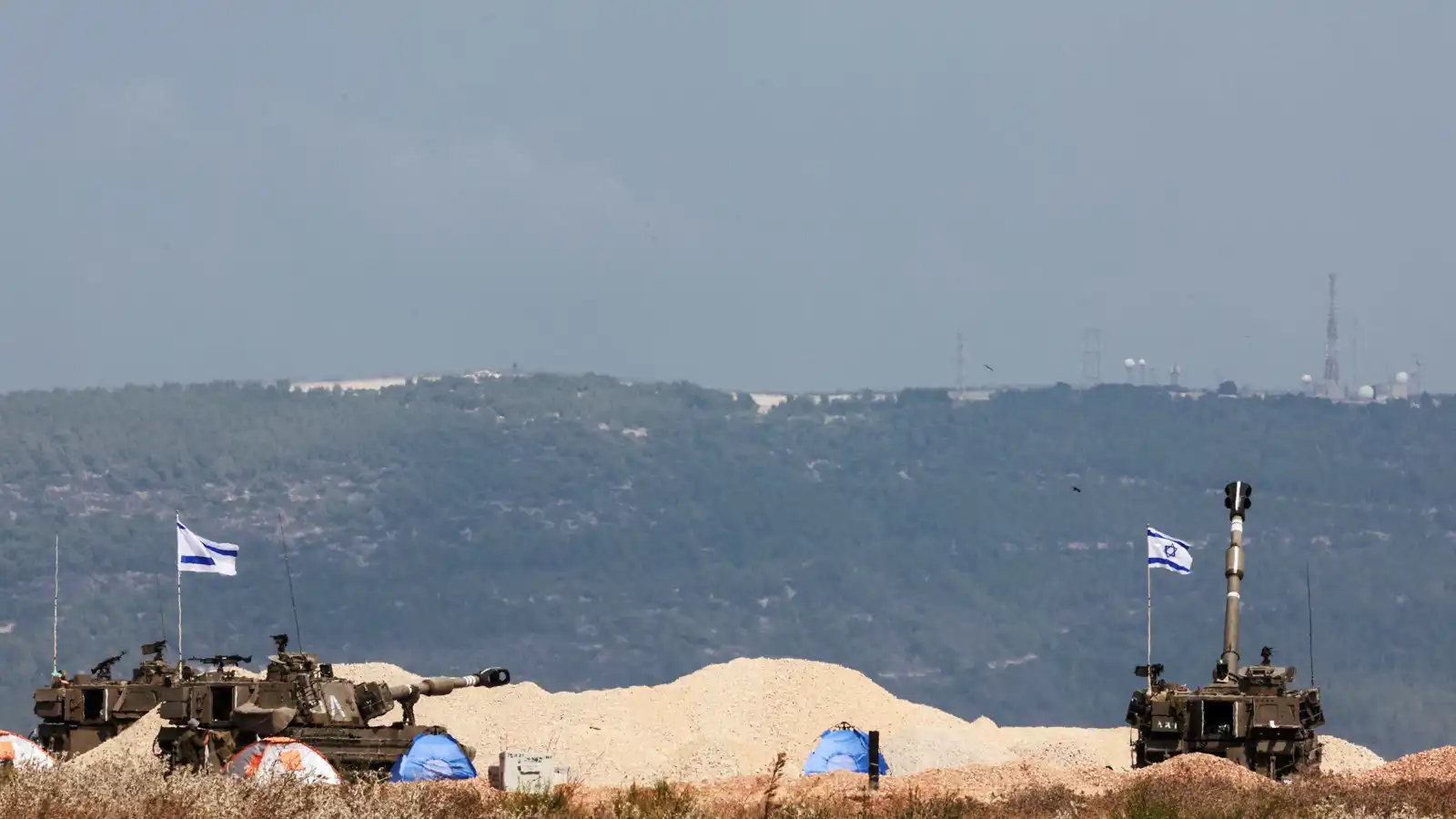 مع نهاية مهلة سلاح حزب الله.. هل تدشن إسرائيل 2026 بحرب مفتوحة جنوب لبنان؟