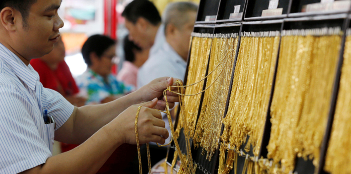 الذهب يتراجع 1.5% قبيل استفتاء بريطانيا