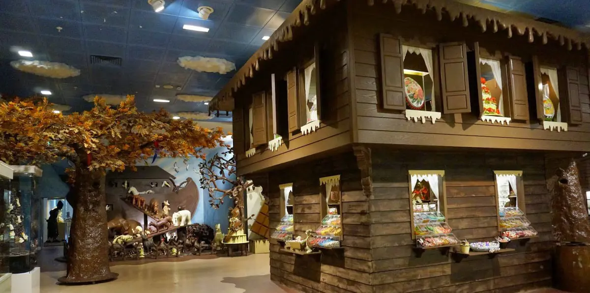 أكبر منزل من الشوكولاتة في العالم يدخل "غينيس" (صور وفيديوغراف)