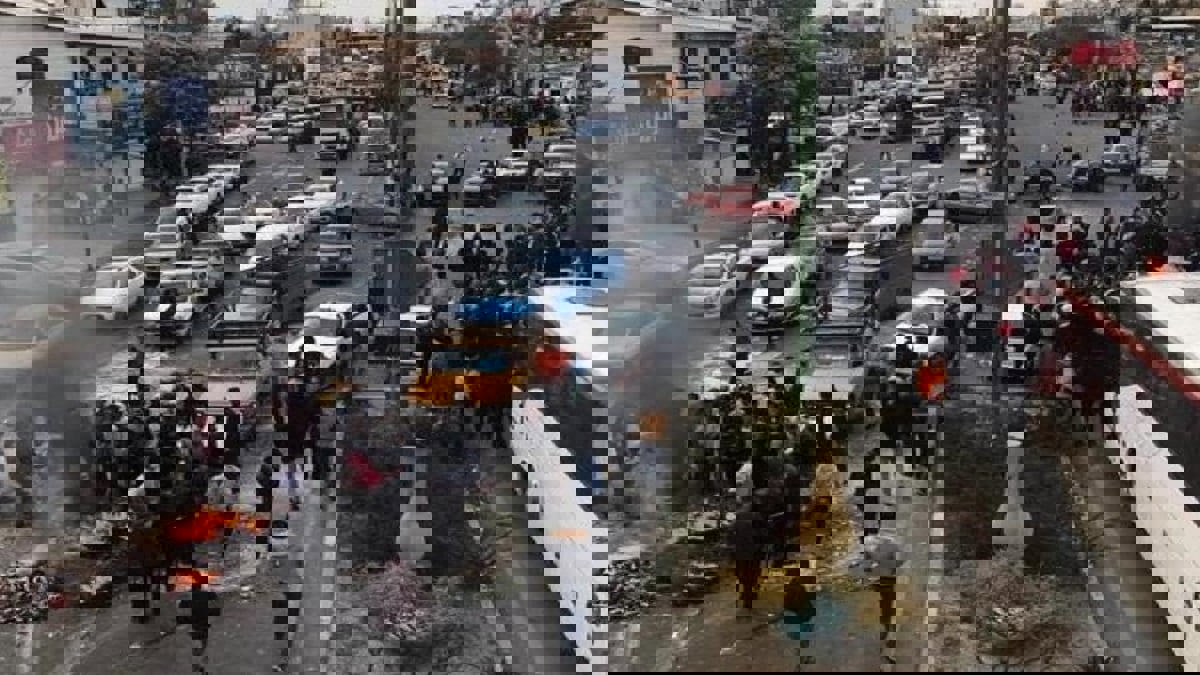 مستشار روحاني: إحصائيات الداخلية والشرطة والصحة بشأن قتلى احتجاجات البنزين متضاربة