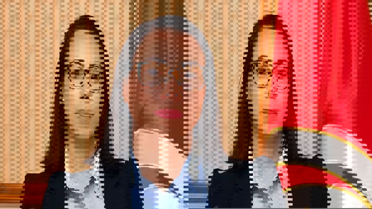 "جون أفريك": استقالة نادية عكاشة تبرز دور عائلة الرئيس التونسي في الحكم‎‎