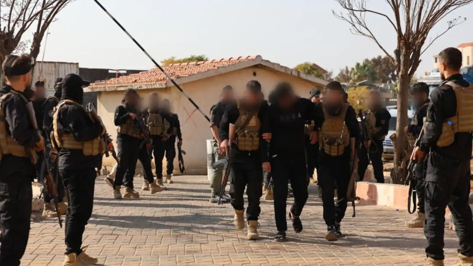 الداخلية السورية تنفذ عملية واسعة ضد "داعش" في عدة محافظات (صور)