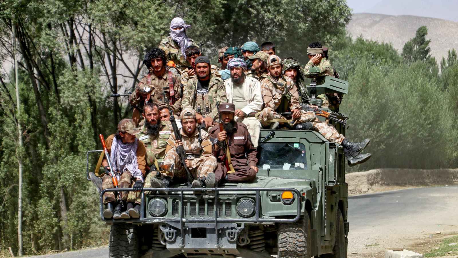 قتلى وجرحى بين قوات طالبان بتفجيرات تبنتها المعارضة الأفغانية