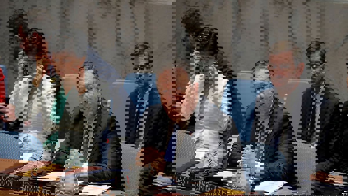 بومبيو يحث كل الدول على وقف تعاملاتها المالية مع نظام مادورو‎