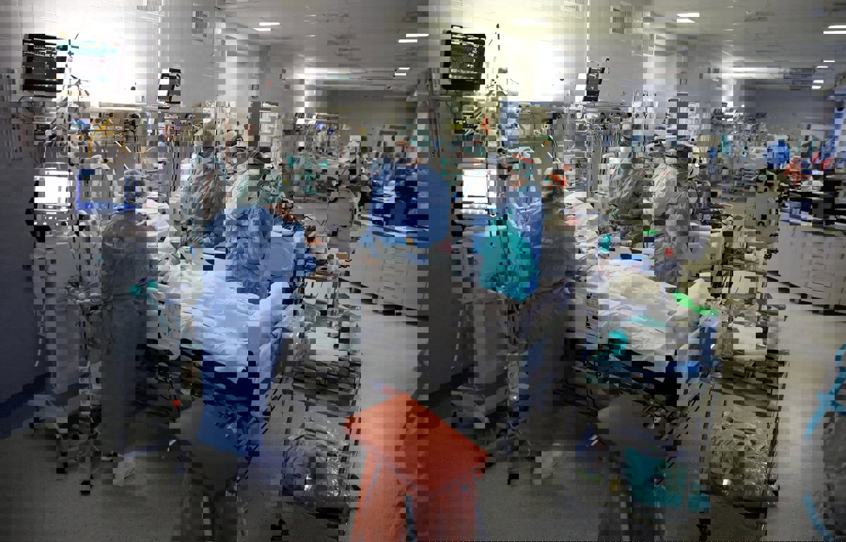 أروقة مستشفيات مدريد تكتظ بمرضى الجهاز التنفسي