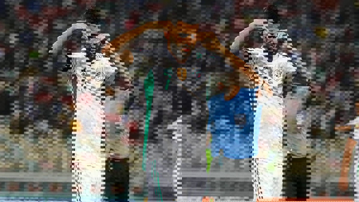 جمال بلماضي يكشف حقيقة اعتزال رياض محرز على المستوى الدولي