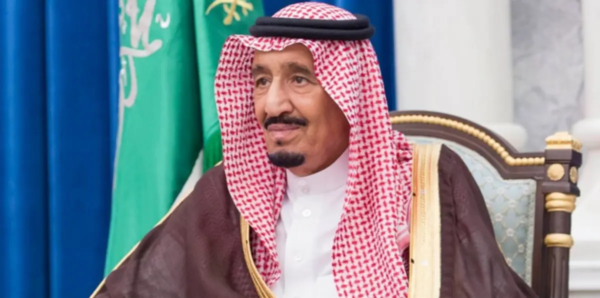 بالصور.. الملك سلمان يلتقي العبادي والسراج على هامش القمة العربية‎