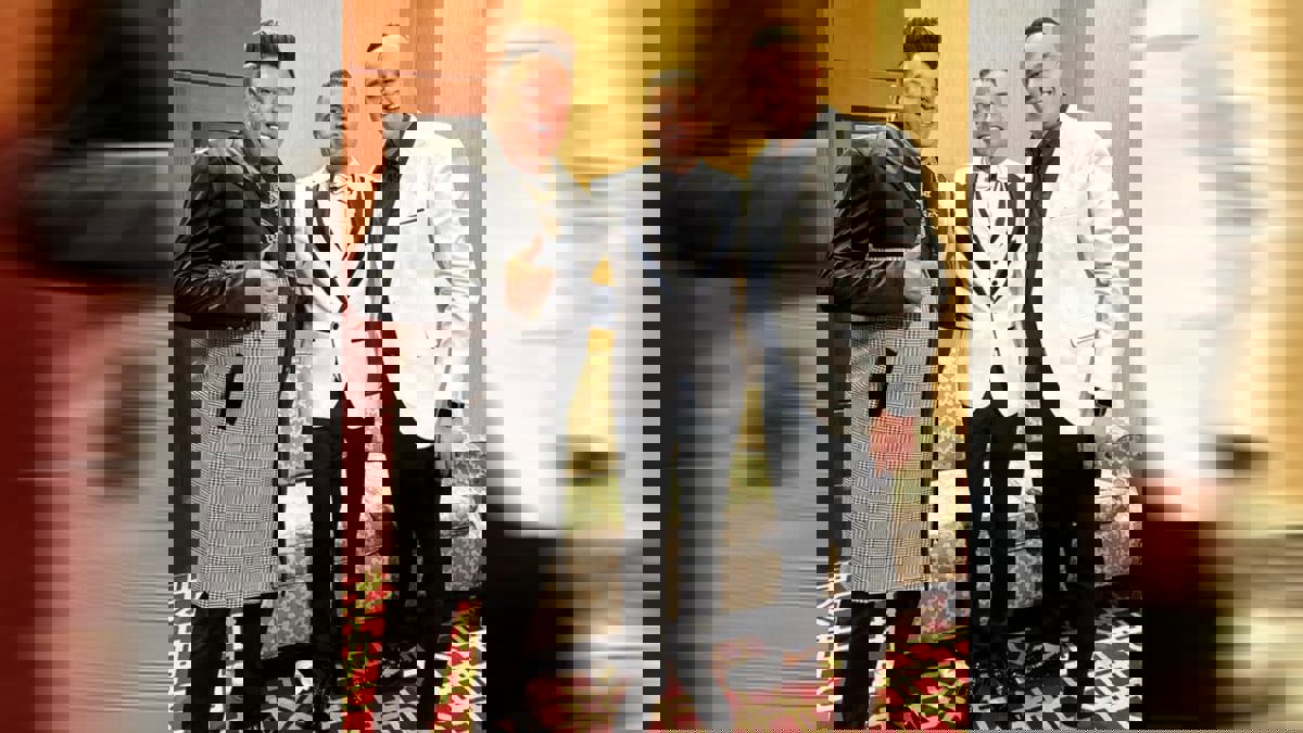 حسن شاكوش يحتفل بزفافه على "بنت الجيران"