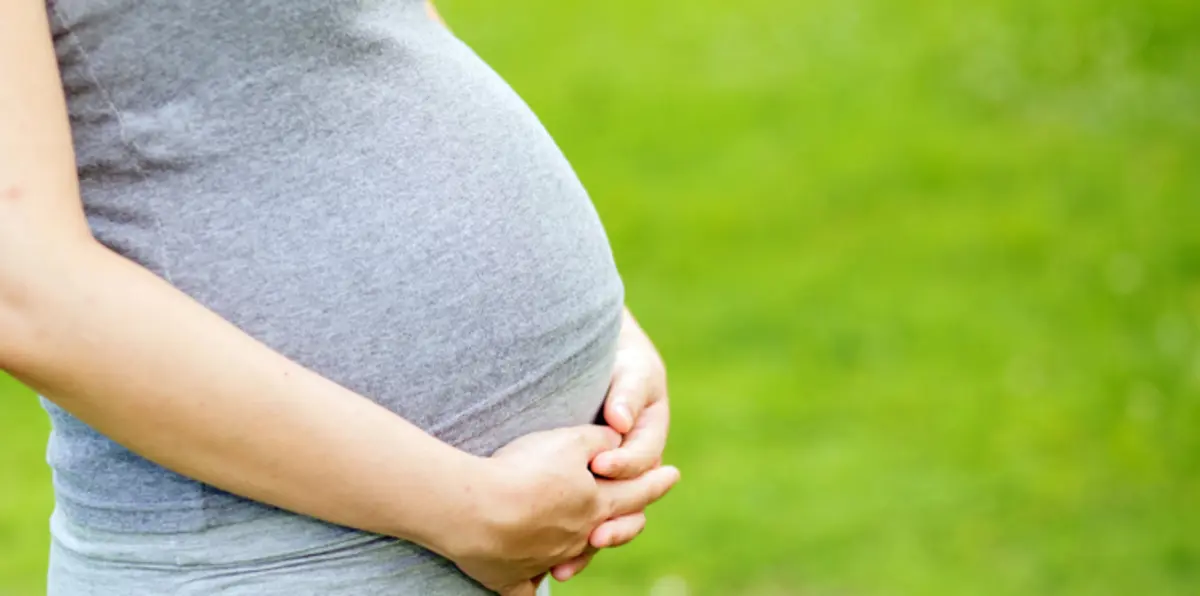 ما هي الأطعمة التي قد تسبب الإجهاض أثناء الحمل؟