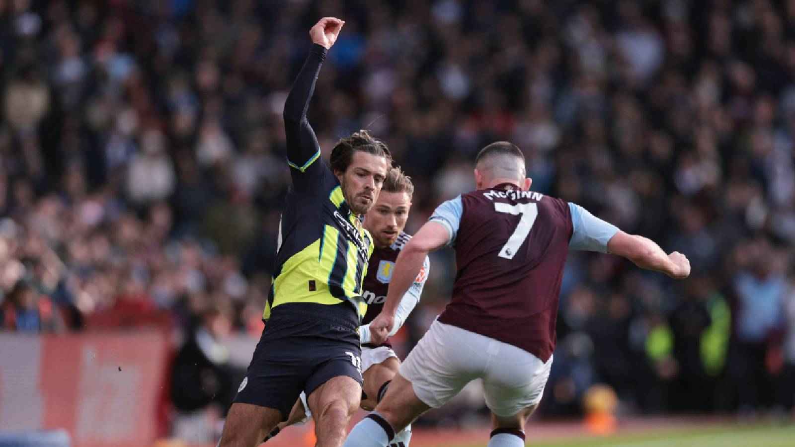 بأصابعه الثلاثة.. سبب إشارة نجم مانشستر سيتي بعد الخسارة  (صورة)