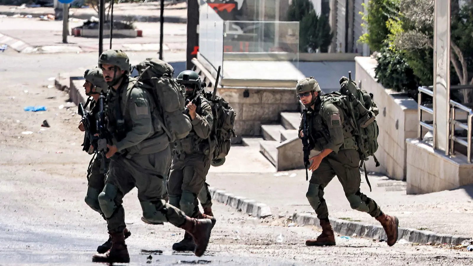 الجيش الإسرائيلي يعلن مقتل جندي تعرّض للدهس في الضفة الغربية