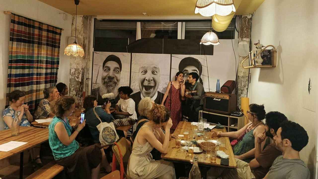 "صبابا".. مطعم يجمع الفلسطينيين والإسرائيليين في باريس (صور)