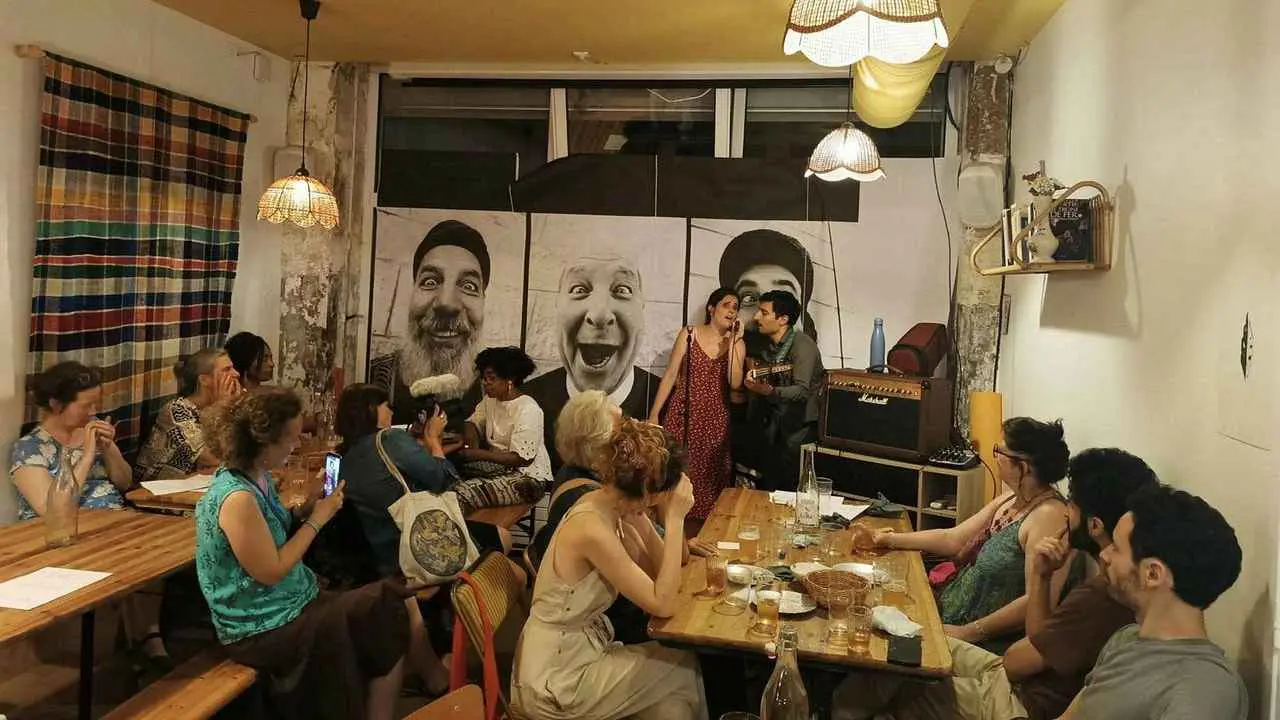 "صبابا".. مطعم يجمع الفلسطينيين والإسرائيليين في باريس (صور)