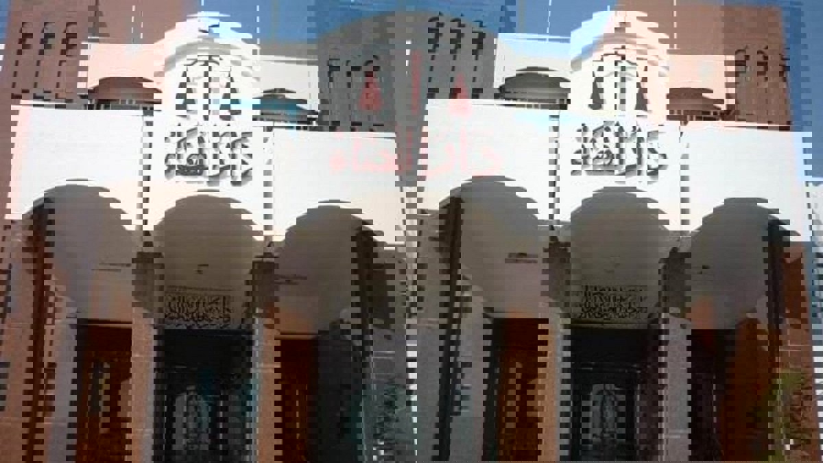 وافد يغتصب أمًا وابنتها في الإمارات