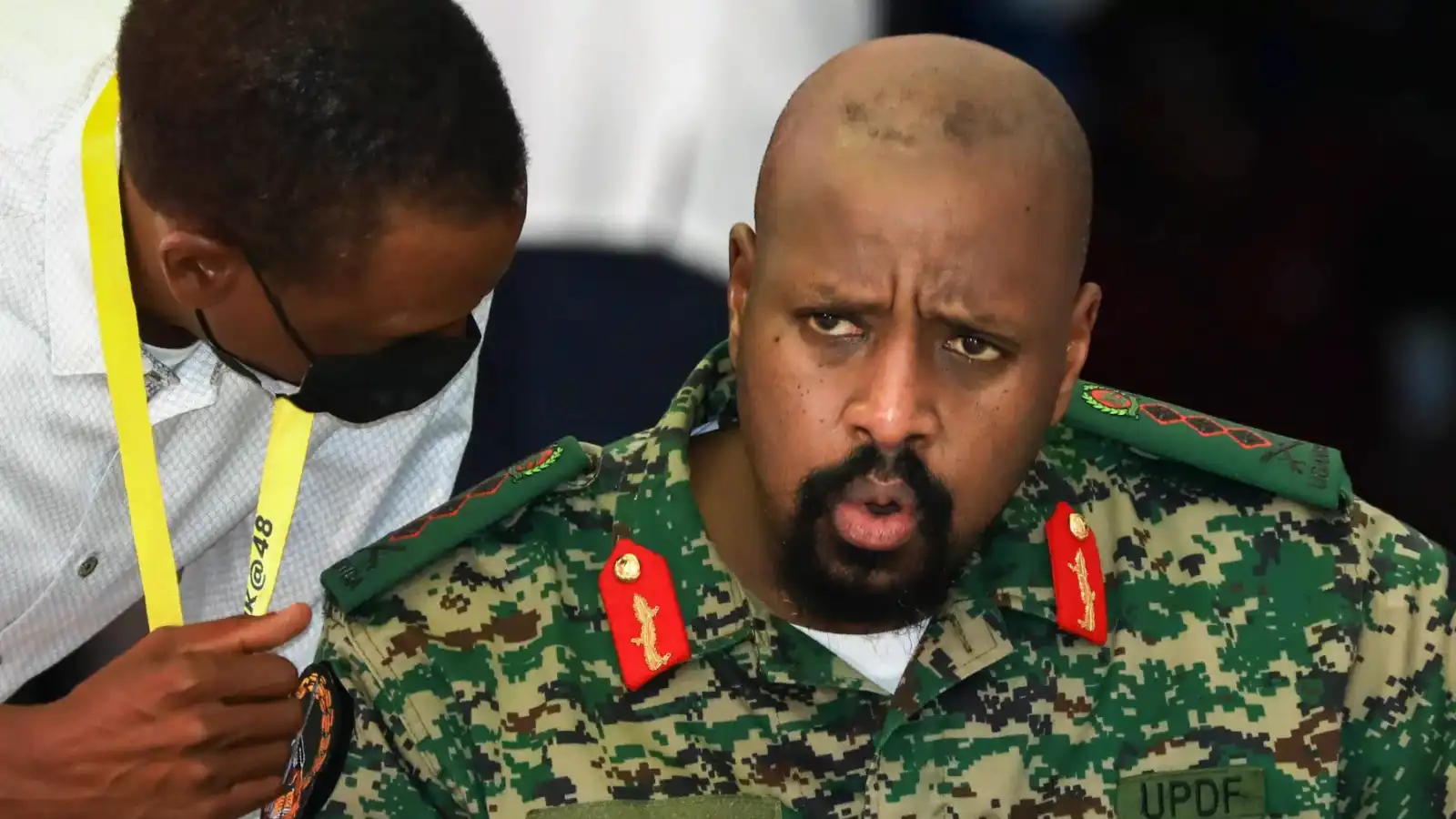 بعد استهداف المعارضة الأوغندية.. نجل موسيفيني يتحدى العقوبات الأمريكية