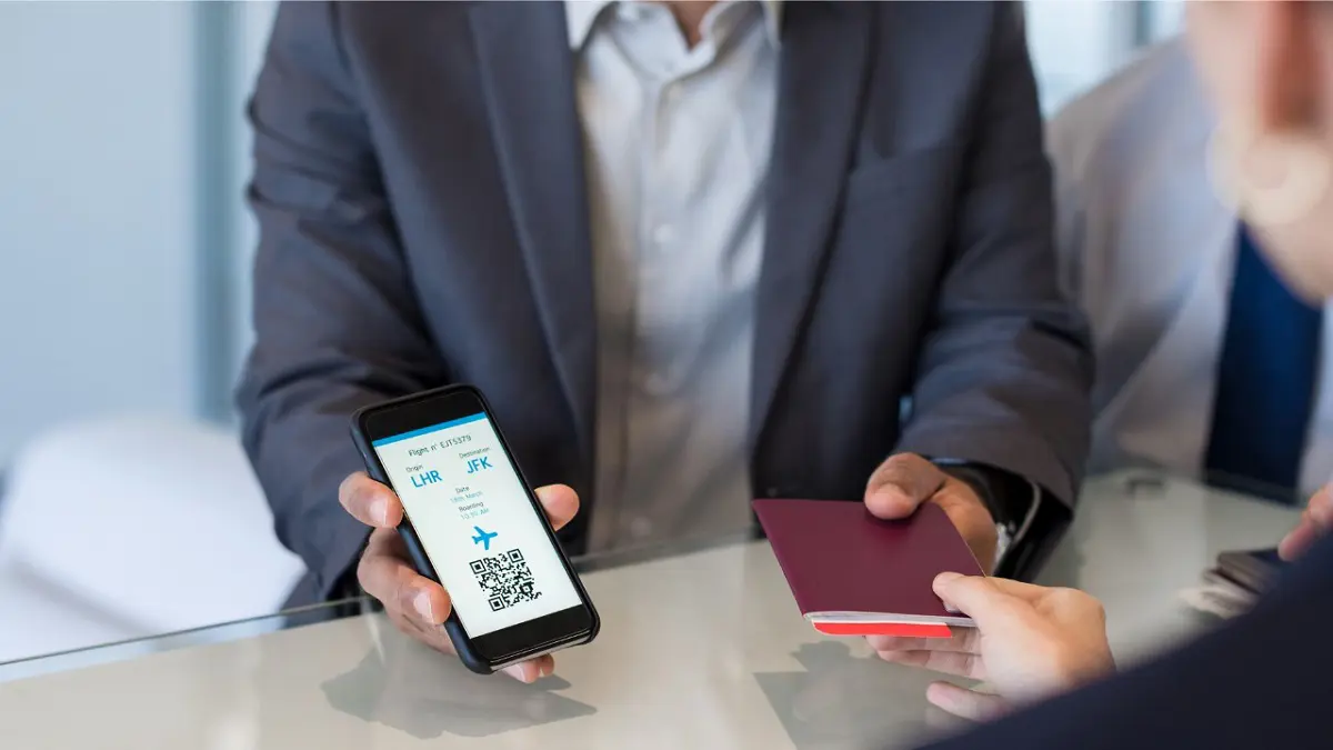 الآيفون بدلًا من جواز السفر .. آبل تطلق خطتها لاستبدال بطاقات الهوية بهاتفها