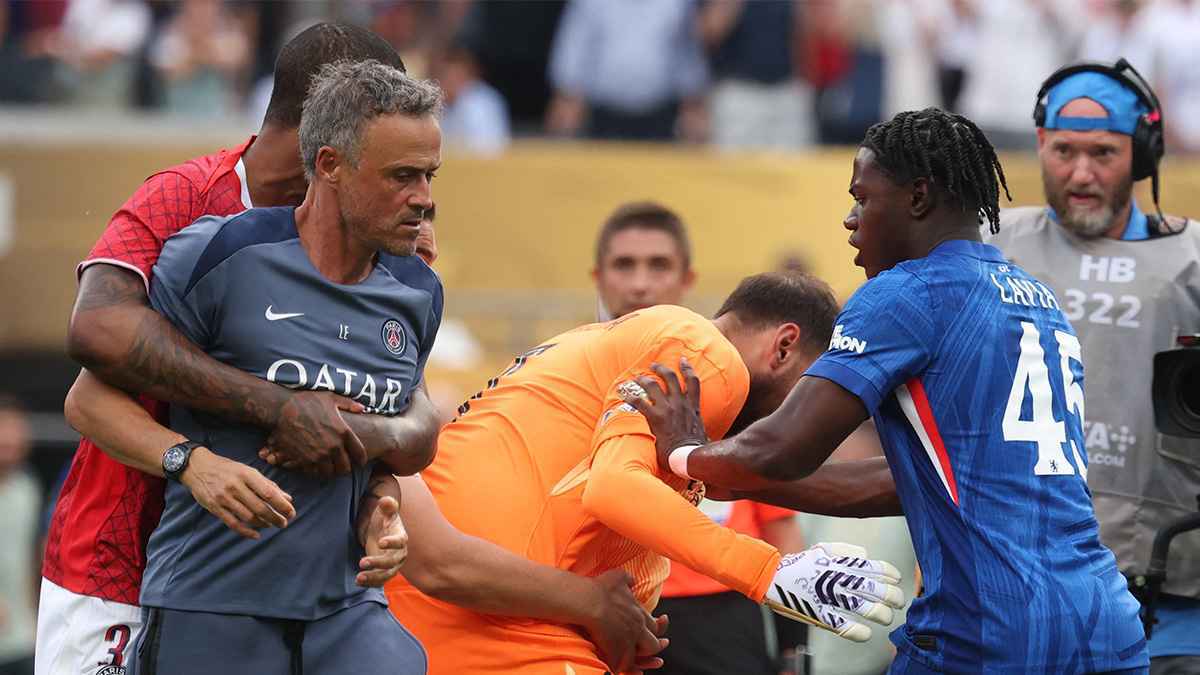 ضربة جديدة لإنريكي بعد خسارة كأس العالم للأندية