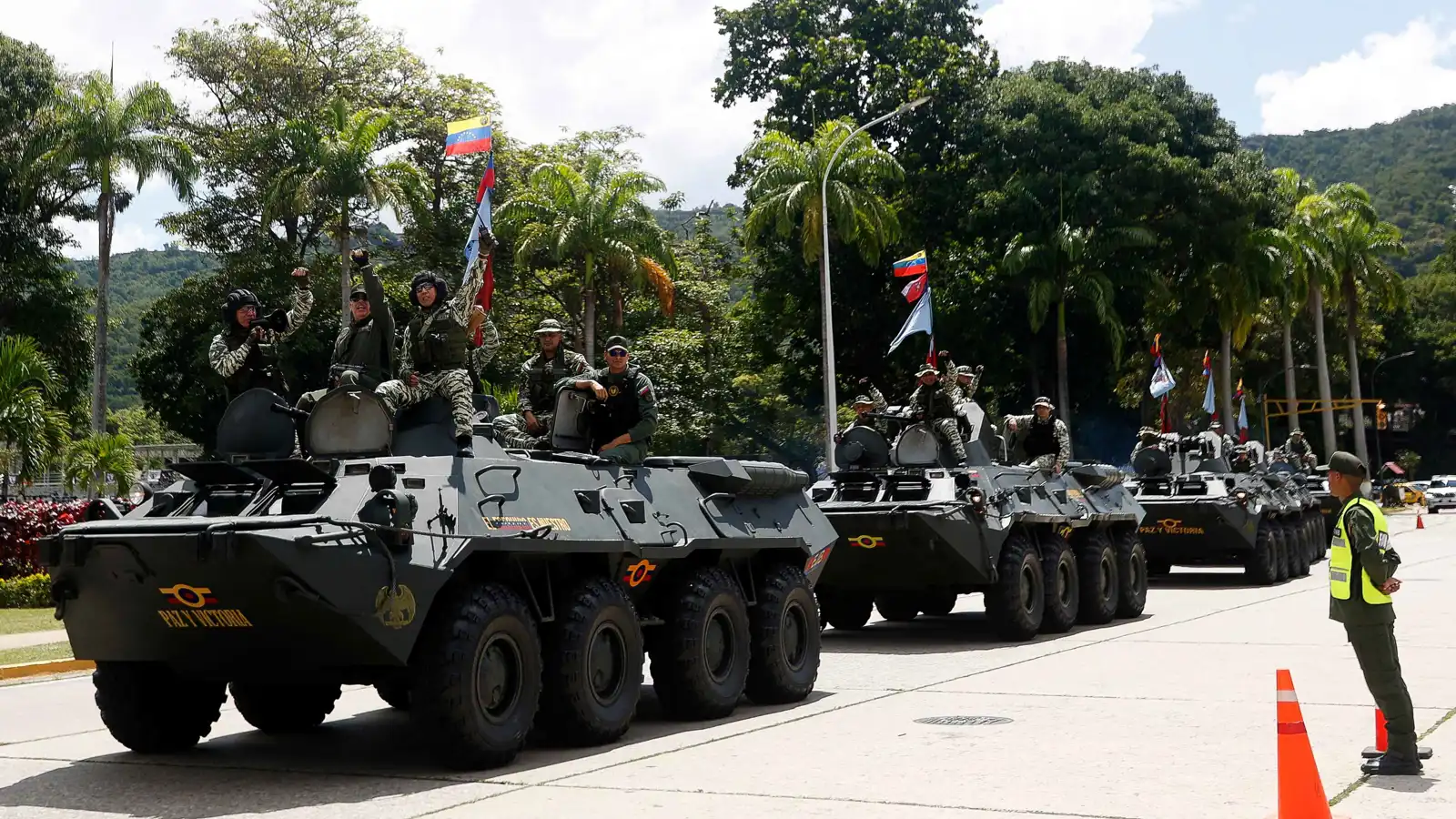 "الفوضى أو المقاومة المطوّلة".. فنزويلا تدرس خيارات مواجهة هجوم أمريكي محتمل