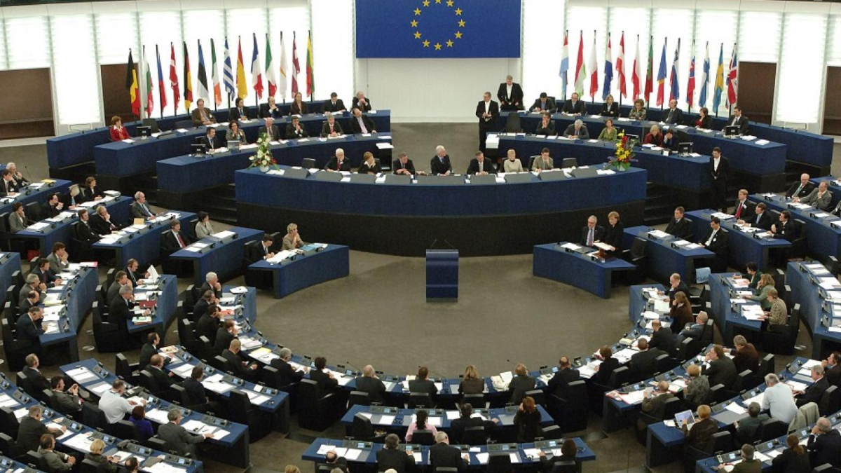 البرلمان الأوروبي يصادق بغالبية كبيرة على اتفاق بريكست
