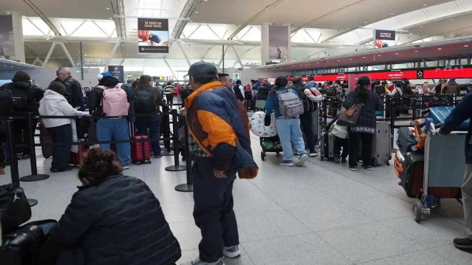 شركات الطيران الأمريكية تلغي مئات الرحلات الجوية اليومية