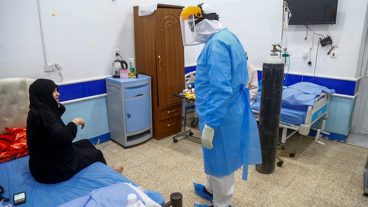 العراق يسجل رقما قياسيا بعدد إصابات كورونا والمستشفيات على وشك الانهيار