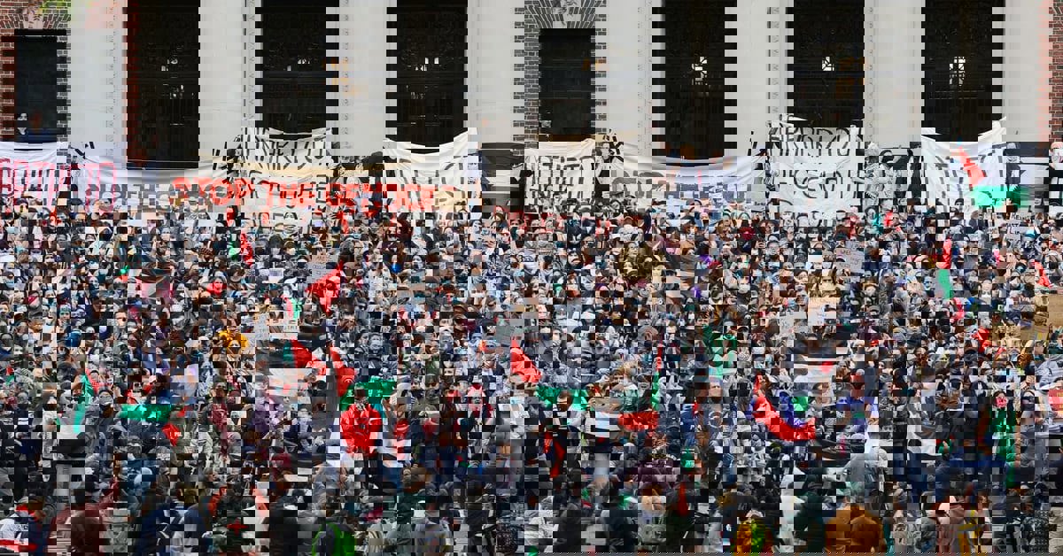 منطقة في ظل صراع بين مستحيلين