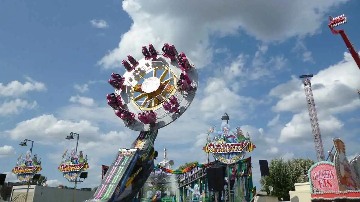 ألمانيا.. 19 إصابة في حادث ألعاب نارية بمهرجان "راينكيرمس" الشعبي