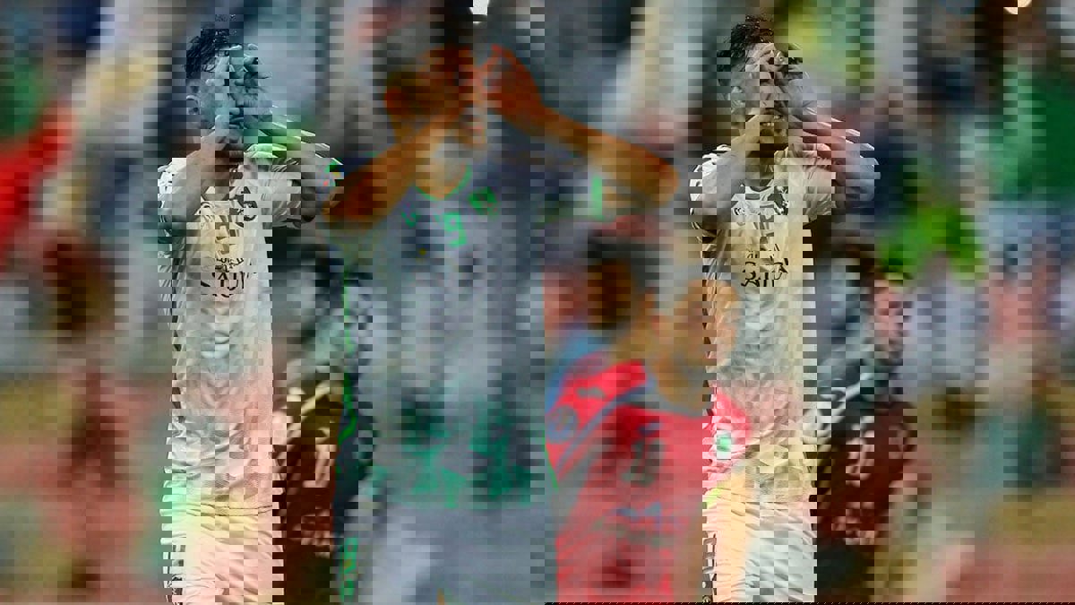 تقرير: يوسف بلايلي يفسخ عقده رسميًا مع الأهلي السعودي