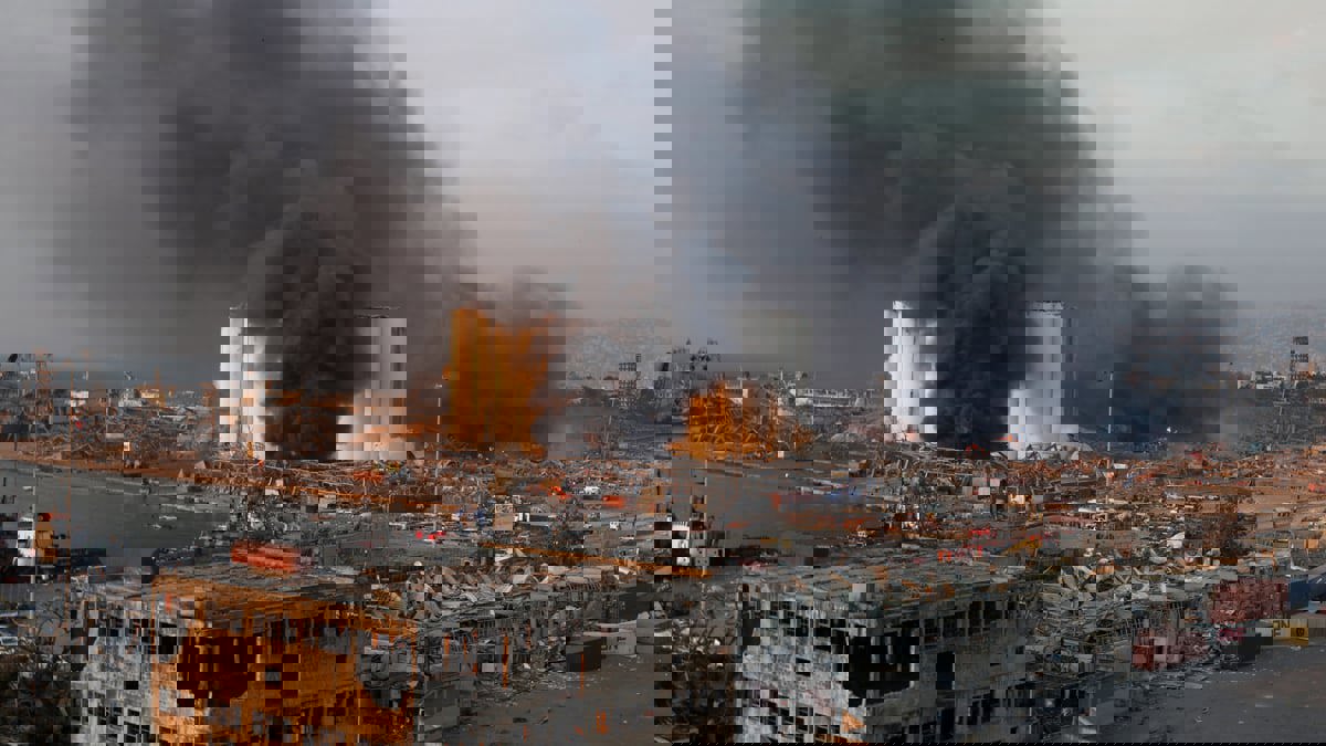 50 قتيلا وأكثر من 2700 مصاب في انفجار مرفأ بيروت