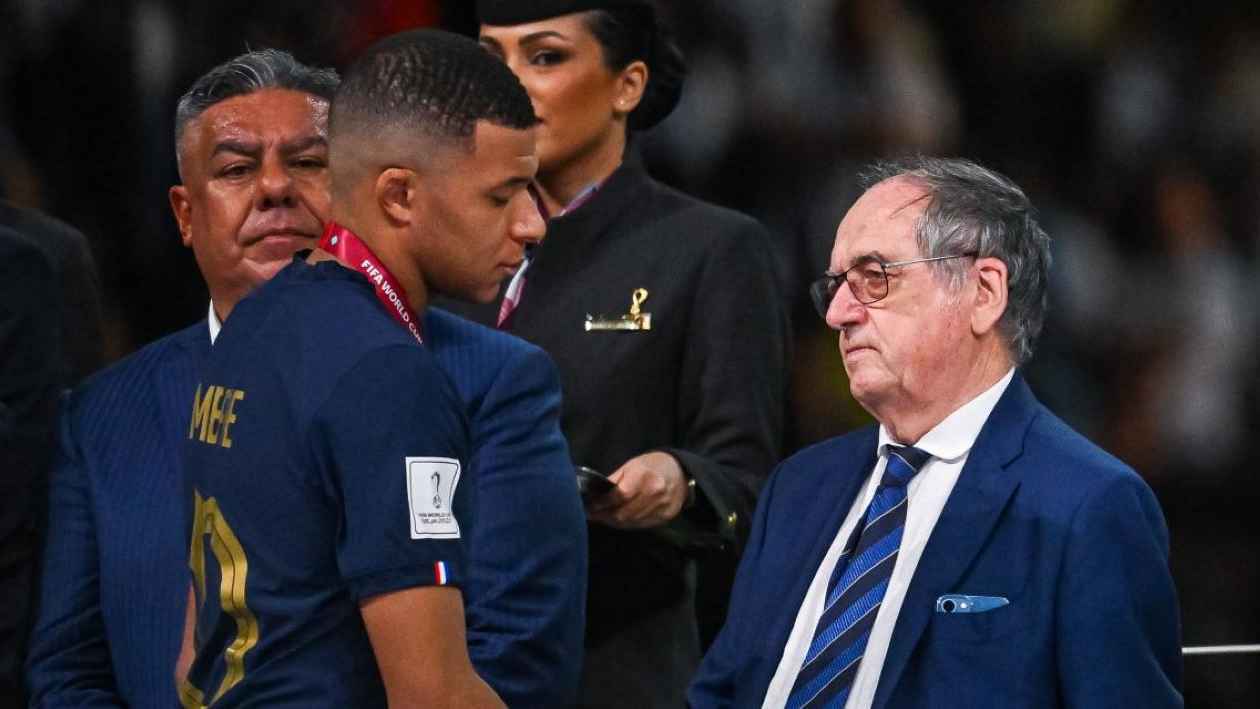 القضاء الفرنسي يبرئ رئيس اتحاد كرة القدم السابق في قضية تحرش جنسي