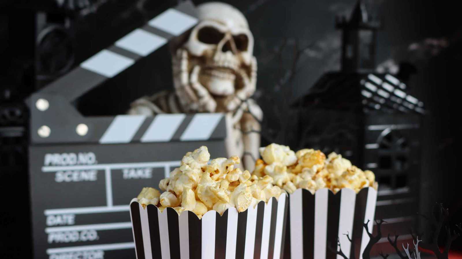 تعويض طالبة أصيبت باضطراب نفسي بعد مشاهدة فيلم رعب في المدرسة