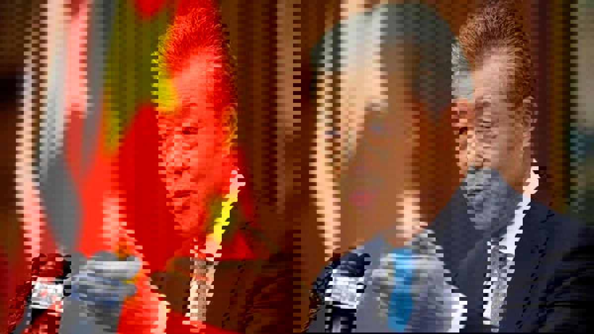 بكين تتهم قراصنة بوضع "لايك" على فيديو إباحي باسم سفيرها في لندن