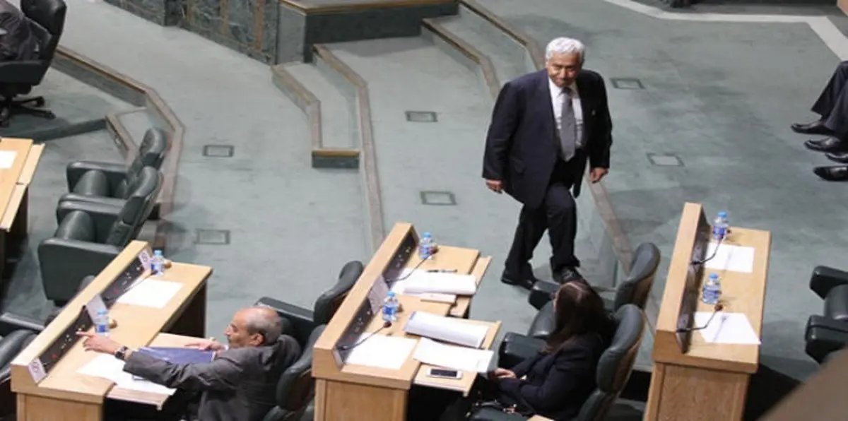 الحديث عن حكومة برلمانية مطلع السنة يُحيي التكهنات بعودة النسور 4 أعوام أخرى