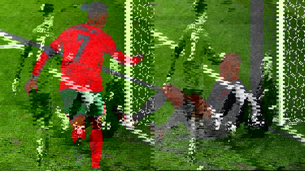 مفاجأة.. نجم التشيك يدافع عن رونالدو رغم احتفاله المثير أمام زميله 