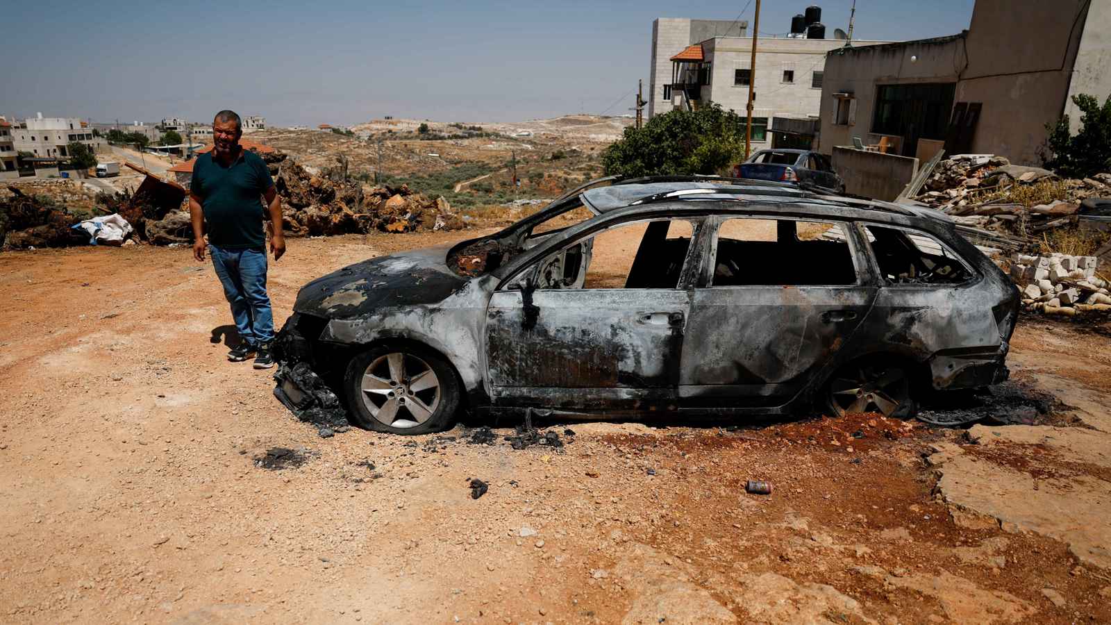 بحماية الجيش.. مستوطنون يشنون هجمات غير مسبوقة في الضفة الغربية