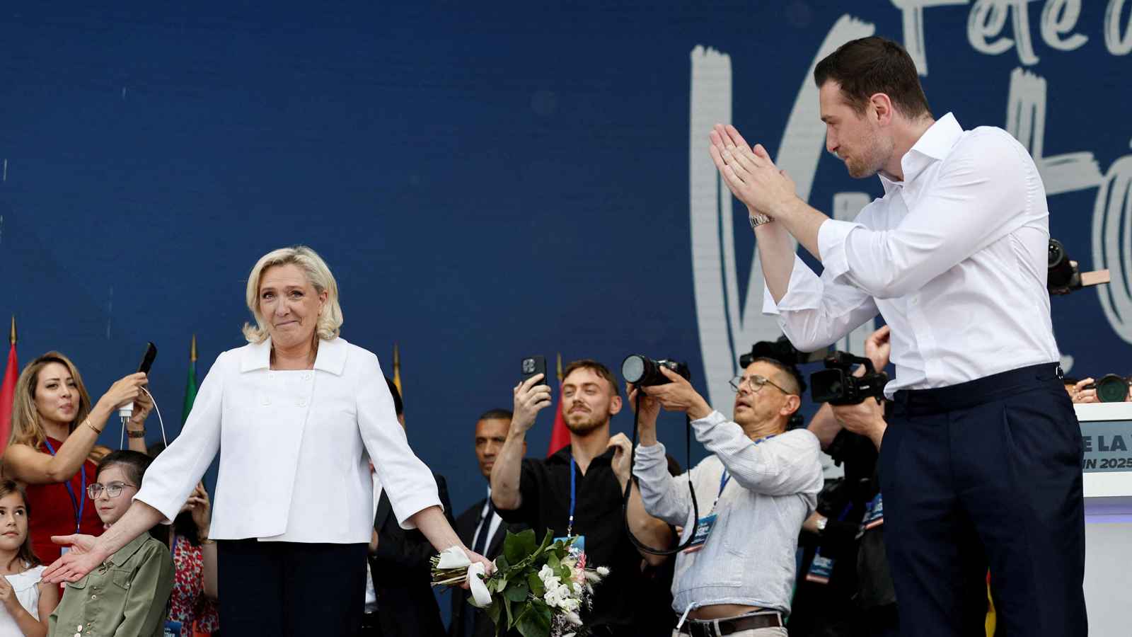 اليمين الفرنسي في أزمة وجودية.. هل تحسم الانتخابات التمهيدية مستقبل الجمهوريين؟