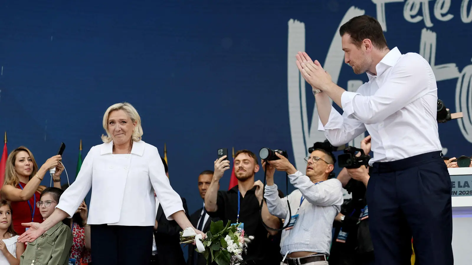 اليمين الفرنسي في أزمة وجودية.. هل تحسم الانتخابات التمهيدية مستقبل الجمهوريين؟