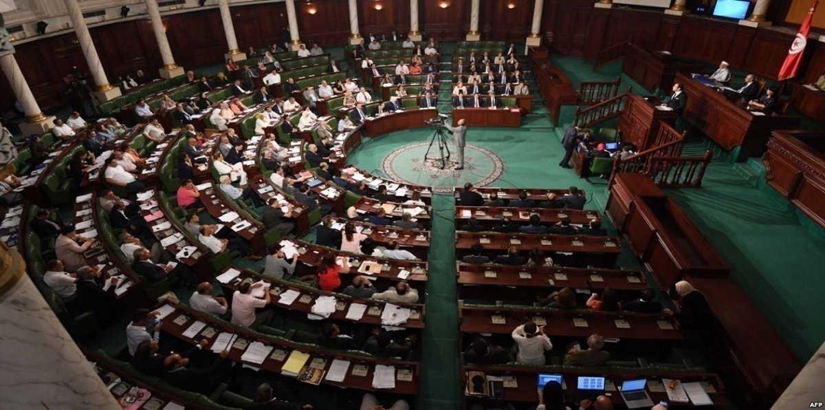 البرلمان التونسي ينجح في انتخاب رئيس للهيئة العليا للانتخابات