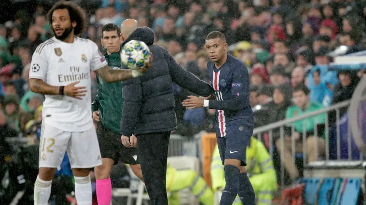 المدير الرياضي لباريس سان جيرمان يصدم ريال مدريد بشأن محاولات ضم مبابي