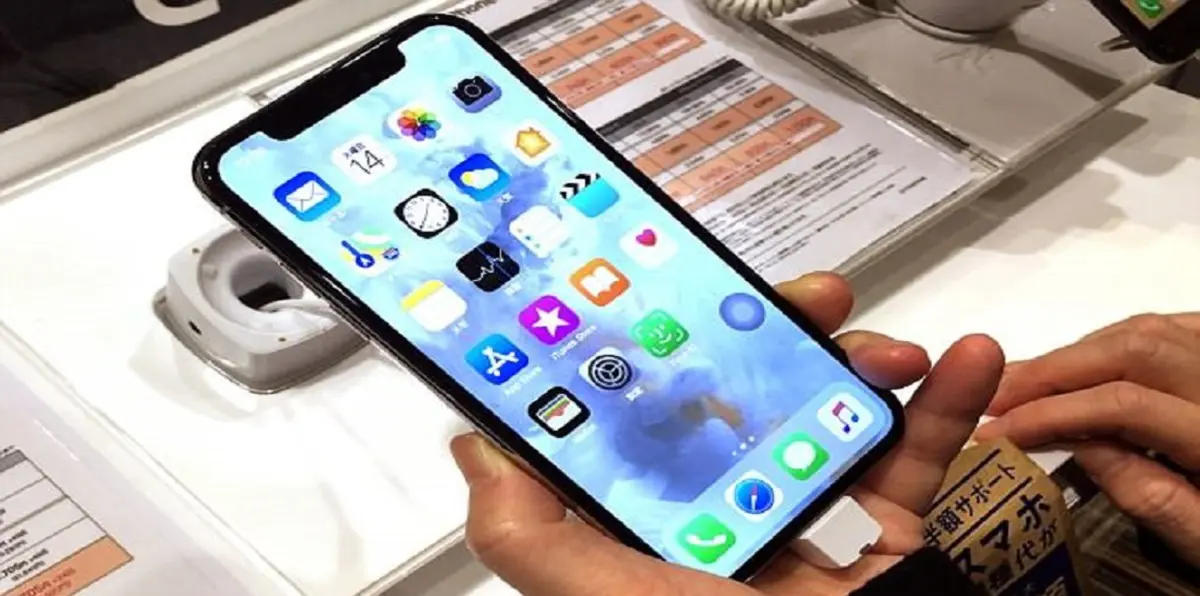 هل سيؤدي آيفون X لسقوط "أبل" بعد تباطؤ المبيعات؟