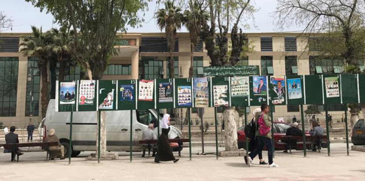 من "الشاب مامي" إلى مرشحين "ملائكة".. طرائف غير مسبوقة بالدعاية الانتخابية في الجزائر