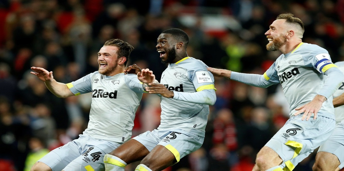 ديربي كاونتي يطيح بمانشستر يونايتد مبكرًا من كأس الرابطة الإنجليزية (فيديو)