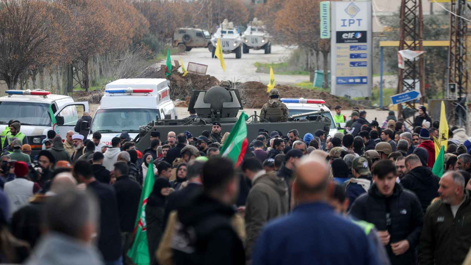 خبراء: حزب الله يغامر بأرواح المدنيين لضمان بقائه