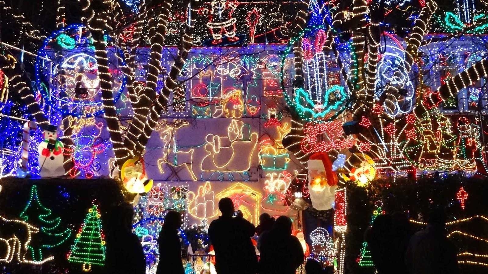 كيف تؤثر أضواء الأعياد في صحتك؟