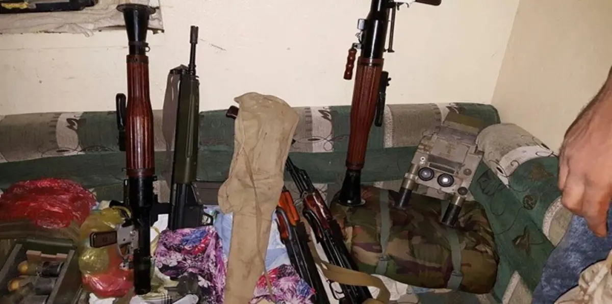 الأمن بعدن يُداهم منزل القائد العسكري لتنظيم داعش في اليمن (صور)